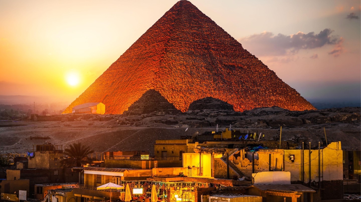 Explore The great Pyramid of Giza, one of Egypt's famous pyramids